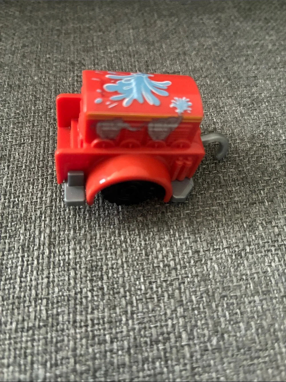 Thomas & Friends Flynn Toy Fire Truck Accessory - Compact Pull-Back Vehicle
